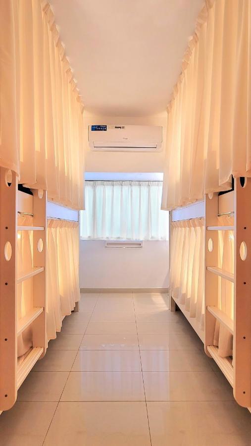 Westay Hostel 迪拜 外观 照片